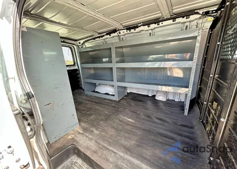 2018 GMC Savana G2500 z USA, uszkodzony, nr VIN 1GTW7AFG2J1909739